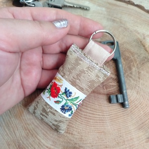  Textil kulcstartó - táska & tok - kulcstartó & táskadísz - kulcstartó - Meska.hu