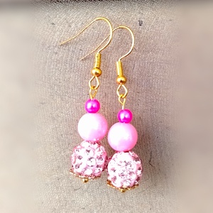 Rózsaszín pink rosegold Gyöngyös kézműves fülbevaló - ékszer - fülbevaló - lógó fülbevaló - Meska.hu