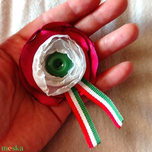 virág kitűző Kokárda - Meska.hu