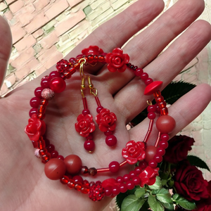 Piros rózsa memoria karkötő és fülbevaló szett, Ékszer, Karkötő, Memóriadrótos karkötő, Ékszerkészítés, MESKA