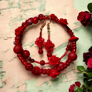 Piros rózsa memoria karkötő és fülbevaló szett - ékszer - karkötő - memóriadrótos karkötő - Meska.hu