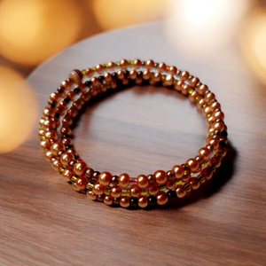 Karamellás csoki gyöngyös memoria karkötő  - ékszer - karkötő - memóriadrótos karkötő - Meska.hu
