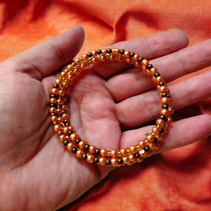 Karamellás csoki gyöngyös memoria karkötő  - ékszer - karkötő - memóriadrótos karkötő - Meska.hu