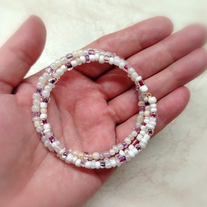  Lila fehér memoria karkötő , Ékszer, Karkötő, Memóriadrótos karkötő, Ékszerkészítés, MESKA