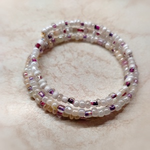  Lila fehér memoria karkötő  - ékszer - karkötő - memóriadrótos karkötő - Meska.hu