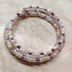  Lila fehér memoria karkötő  - ékszer - karkötő - memóriadrótos karkötő - Meska.hu