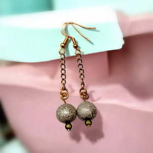 Hosszú gömb lógós Gyöngyös kézműves fülbevaló - ékszer - fülbevaló - lógó fülbevaló - Meska.hu