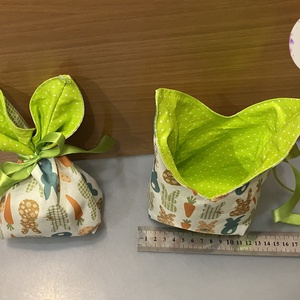 Nyuszifüles ajándékátadó zsák - ünnepi díszek, dekorációk - húsvéti díszek és dekorációk - húsvéti ajándékátadó - Meska.hu