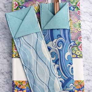 Varrott könyvjelző + tolltartó - otthon & életmód - papír, írószer - ceruza & toll - Meska.hu