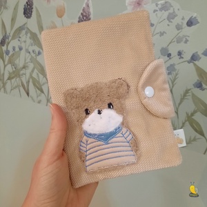 Egészségügyi kiskönyv borító - Beige Bársony - 3D, simogatható Maci - táska & tok - pénztárca & más tok - kártyatartó & irattartó - Meska.hu