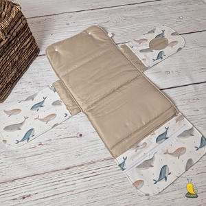 Pelenkázóalátétes pelenkatartó - Bálnák - baba - mama - pelenkázó, babafürdető kellékek - pelenkázó neszeszer, pelenkatartó - Meska.hu