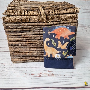 Egészségügyi kiskönyv borító - Dinók - Meska.hu