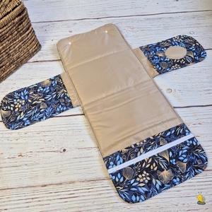 Pelenkázóalátétes pelenkatartó - Gingko - baba - mama - pelenkázó, babafürdető kellékek - pelenkázó neszeszer, pelenkatartó - Meska.hu