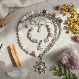 Kvarc ékszerszett � pasztell ásvány nyaklánc, karkötő és fülbevaló napmedállal, Ékszer, Ékszerszett, Ékszerkészítés, MESKA