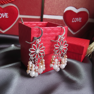 Virágos Elegancia Ásvány Fülbevaló � Fehér achát és bézs kristály fülbevaló - ékszer - fülbevaló - csillár fülbevaló - Meska.hu