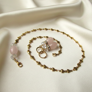 Rózsakvarc köves szett: Szíves arany színű nyaklánc és fülbevaló � Rozsdamentes acél ékszer - ékszer - ékszerszett - Meska.hu
