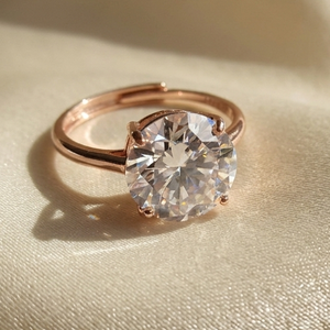 Ragyogó Elegancia �Eljegyz�si gy�rű  Állítható Moissanite Gyűrű Arannyal Futtatott Ezüsttel (4 Karát) - Meska.hu