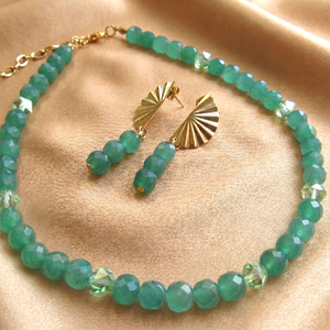 Féldrágakő ragyogás: Aventurin ásvány szett Antiallergén nemesacél kiegészítőkkel - Meska.hu