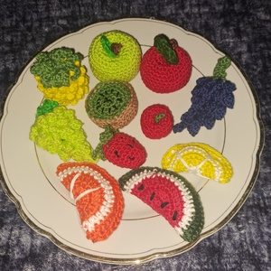 Horgolt ételek - baba - mama - baba játékok - mozgásfejlesztő játékok - Meska.hu