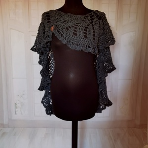 Horgolt vállkendő extra nagy puha , különleges forma, poncsó hatású - ruha & divat - sál, sapka, kendő - vállkendő - Meska.hu