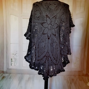 Horgolt vállkendő extra nagy puha , különleges forma, poncsó hatású - ruha & divat - sál, sapka, kendő - vállkendő - Meska.hu