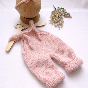 Kézzel kötött újszülött kantáros nadrág és fejpánt, Baba - mama, Babafotózás, Babafotózási kellékek, Kötés, MESKA