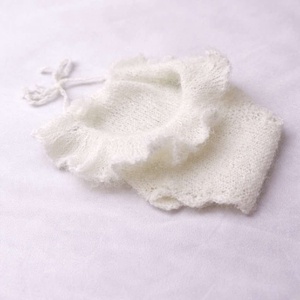 Kézzel kötött fodros újszülött body  - baba - mama - babafotózás - babafotózási kellékek - Meska.hu