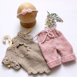 Kézzel kötött újszülött kantáros nadrág és fejpánt - Meska.hu