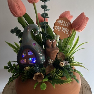 �Helló tavasz csigás asztaldísz, Otthon & Életmód, Dekoráció, Asztal és polc dekoráció, Asztaldísz, Festett tárgyak, Kerámia, MESKA