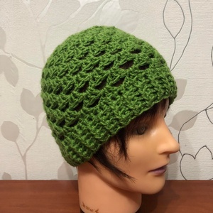 Borsózöld női beanie sapka S (56) - Meska.hu