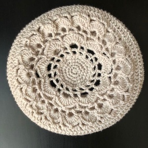 Női barett fazonú sapka mandala mintával 'Almond' 56-os - ruha & divat - sál, sapka, kendő - sapka - Meska.hu