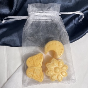 Holdacska alakú kézműves szappan, narancsvirág-citrus illat - szépségápolás - szappan & fürdés - fürdősó, fürdőgolyó, habfürdő - Meska.hu