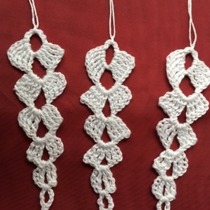 Karácsonyfadísz horgolt jégcsapok - karácsony - karácsonyi lakásdekoráció - karácsonyfadíszek - Meska.hu