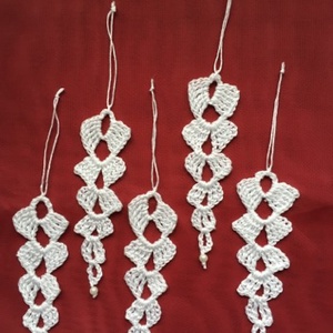 Karácsonyfadísz horgolt jégcsapok - karácsony - karácsonyi lakásdekoráció - karácsonyfadíszek - Meska.hu