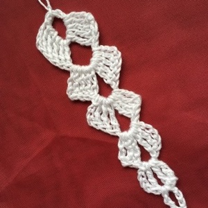 Karácsonyfadísz horgolt jégcsapok - karácsony - karácsonyi lakásdekoráció - karácsonyfadíszek - Meska.hu