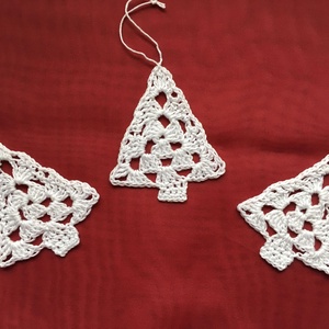 Horgolt karácsonyfa függődísz - karácsony - karácsonyi lakásdekoráció - karácsonyfadíszek - Meska.hu