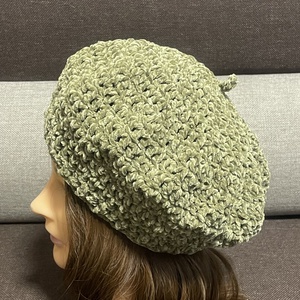 Olajzöld zsenília barett - ruha & divat - sál, sapka, kendő - sapka - Meska.hu