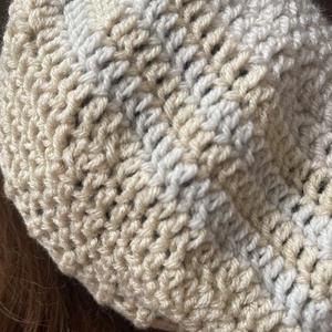 Bézs barett sapka - ruha & divat - sál, sapka, kendő - sapka - Meska.hu