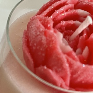 Szójaviasz illatgyertya szív alakú bazsarózsával - otthon & életmód - gyertya, illat, aroma - gyertya - Meska.hu