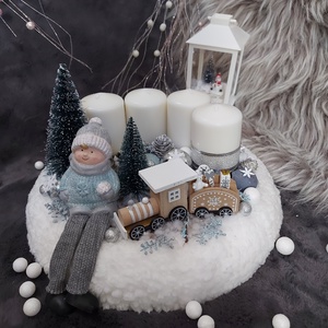 Kisfiúval adventi koszorú  - karácsony - adventi díszek - adventi asztaldísz - Meska.hu