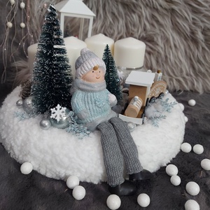 Kisfiúval adventi koszorú  - karácsony - adventi díszek - adventi asztaldísz - Meska.hu