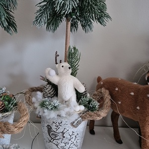 Fenyőfa dekoráció , Karácsony, Karácsonyi lakásdekoráció, Karácsonyfa szoknya, karácsonyfa alátét, Virágkötés, MESKA