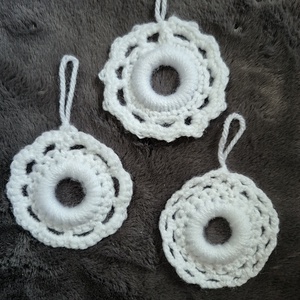 Horgolt karácsonyfa díszek  - karácsony - karácsonyi lakásdekoráció - karácsonyfadíszek - Meska.hu