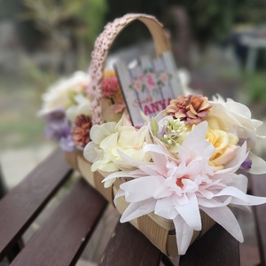 Anyák napi virágkosár - otthon & életmód - virágdekoráció - virágdíszek - asztali virágdísz - Meska.hu