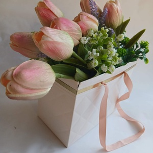 Púder elegancia tulipánkompozíció - Meska.hu