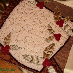 Karácsonyi  terítő,  quilting asztalközép, adventi decor - karácsony - karácsonyi lakásdekoráció - ünnepi asztaldekoráció - Meska.hu