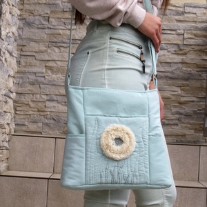 Menta női válltáska, mint táska sok zsebbel, pitypanggal, crossbody táska cipzárral, vállon átvethető  füllel, sportos - táska & tok - kézitáska & válltáska - vállon átvethető táska - Meska.hu
