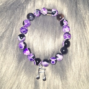 Hangjegyes lila láng achát ásványkarkötő - Meska.hu