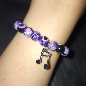 Hangjegyes lila láng achát ásványkarkötő - ékszer - karkötő - ásványkarkötő - Meska.hu