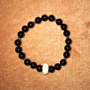 Anyatejes ónix ásványkarkötő, Ékszer, Karkötő, Ásványkarkötő, Ékszerkészítés, Gyöngyfűzés, gyöngyhímzés, MESKA